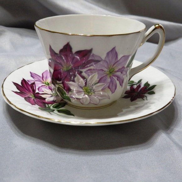 Royal Kendall Fine Bone China England Teacup and Saucer - Picture 1 of 6